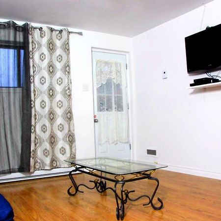 Private Comfy Apartment In Montréal Eksteriør billede